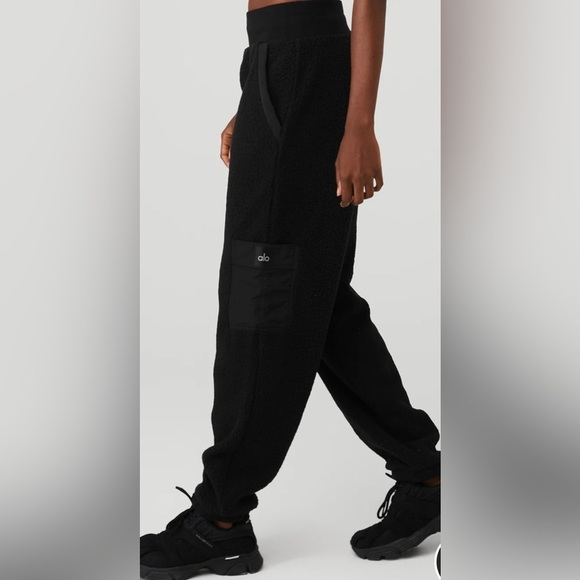 CURRENT SEASON Alo Micro Sherpa High-Waist Solstice Sweatpant NWT - Picture 1 of 10